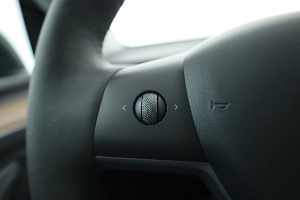 Tesla Model Y – foto 15