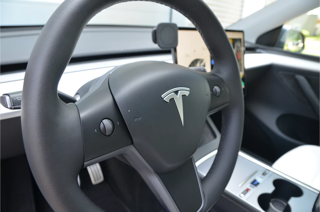 Tesla Model Y – foto 15