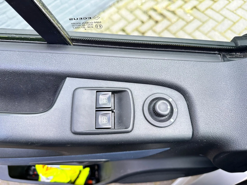 Opel Vivaro – foto 11