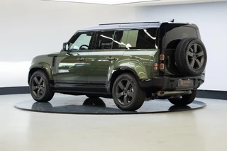 Land Rover Defender – thumbnail 3