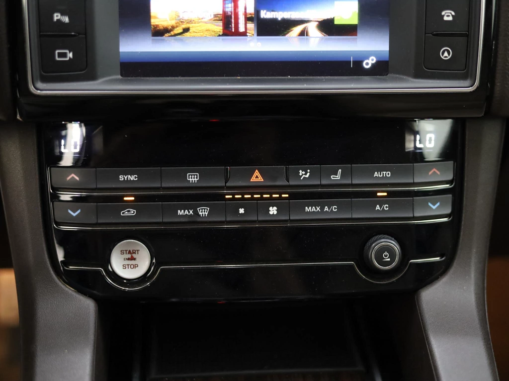 Jaguar F-PACE – foto 24