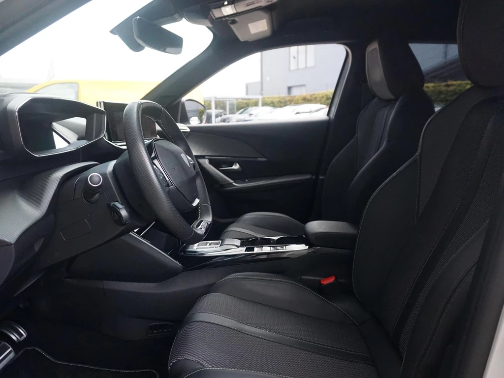 Peugeot e-2008 – foto 11