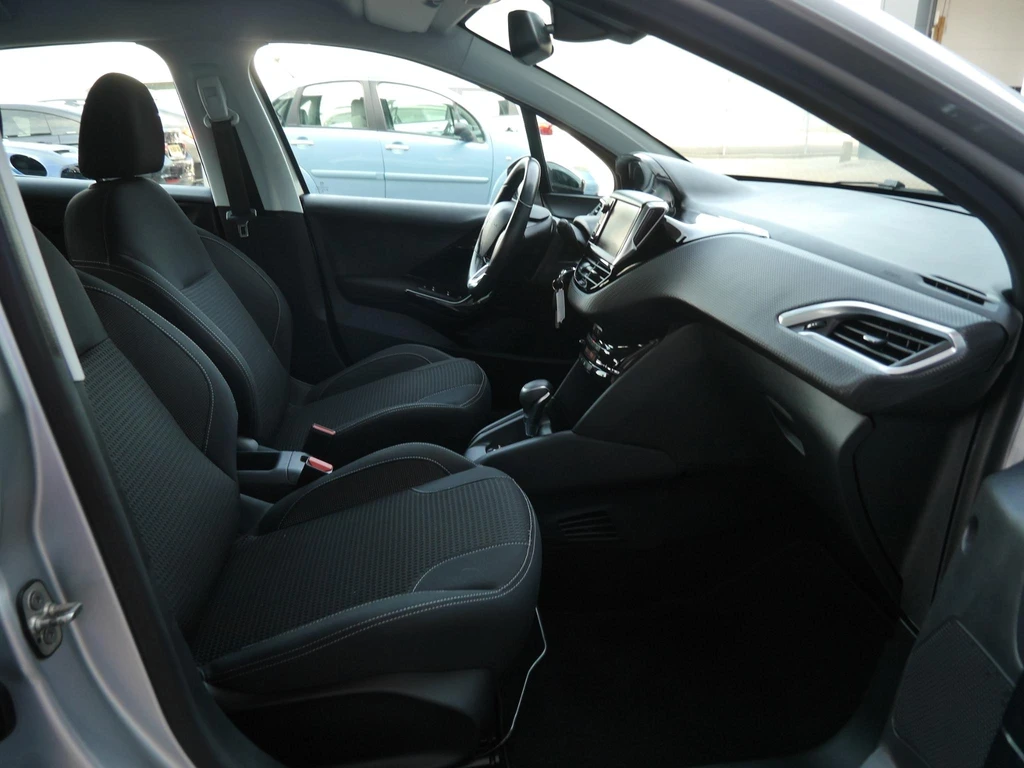 Peugeot 208 – foto 13