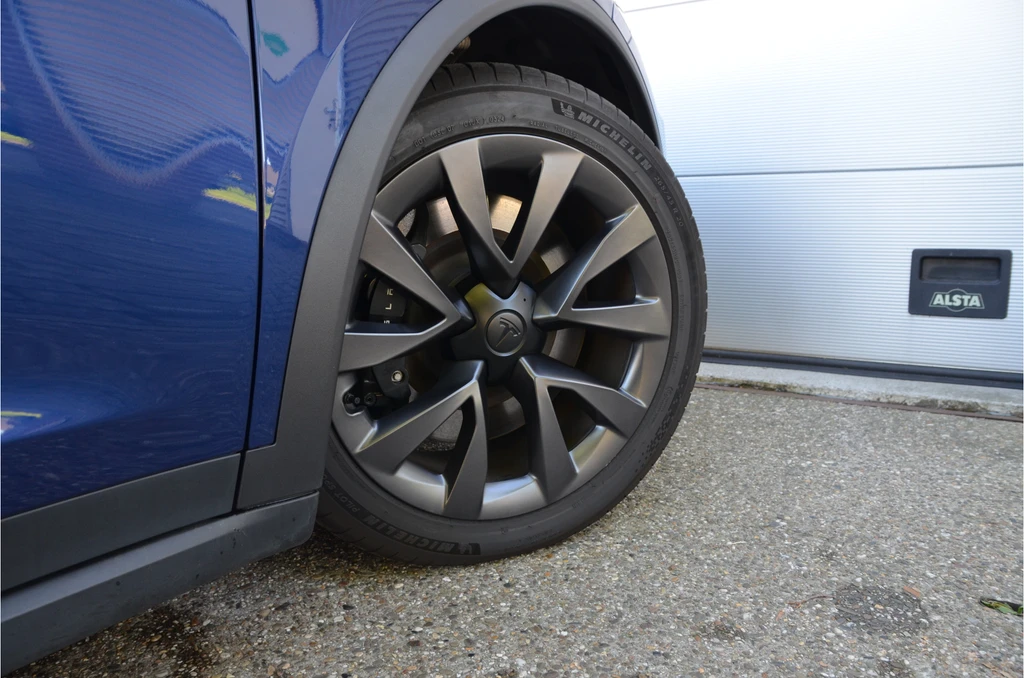 Tesla Model X – foto 12
