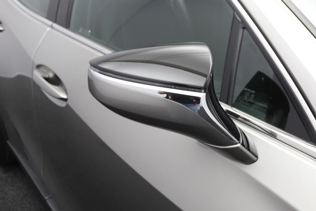 Lexus UX – foto 32