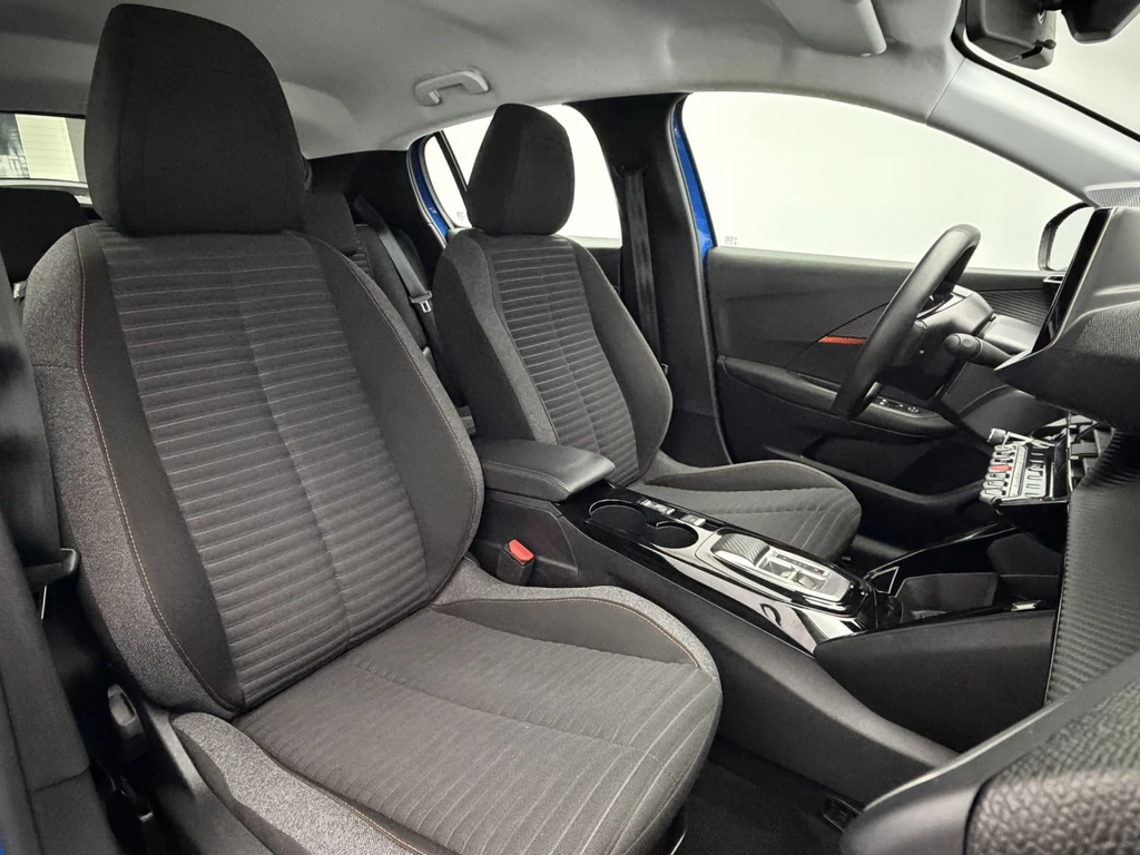 Peugeot e-208 – foto 19