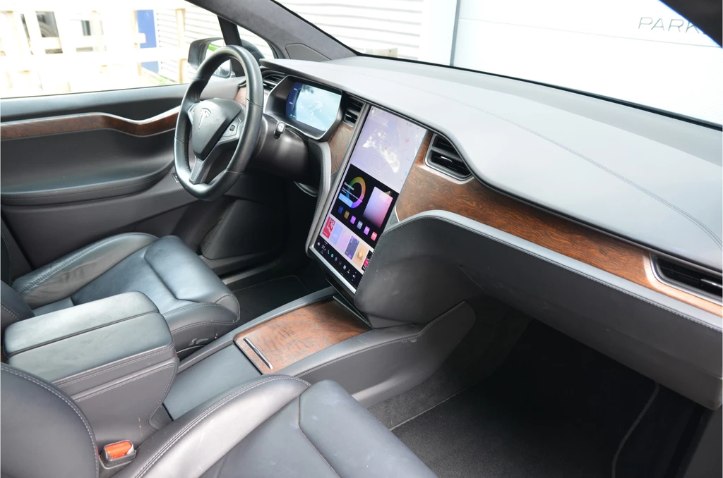 Tesla Model X – foto 12