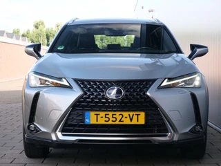 Lexus UX – thumbnail 8