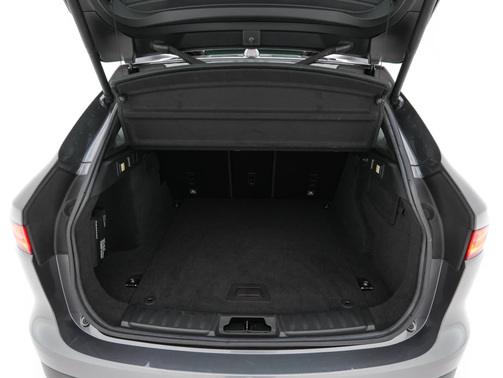 Jaguar F-PACE – foto 12
