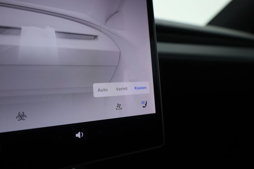 Tesla Model Y – foto 22