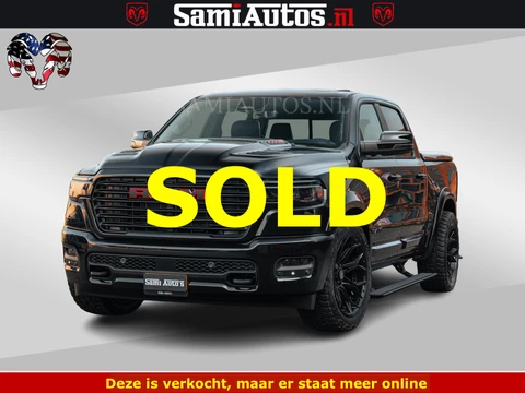Dodge Ram 1500 Night Premium | Full Option | De Meest Luxe Pick-Up in zijn Klasse | Comfortabele Dubbele Cabine met Royale 5 Zitplaatsen | BPM vrij | Nu Leverbaar uit Voorraad | Voorraad Nr 2200 - 0886 | De specialist in Amerikaanse pick‑ups in Nederland en Europa.