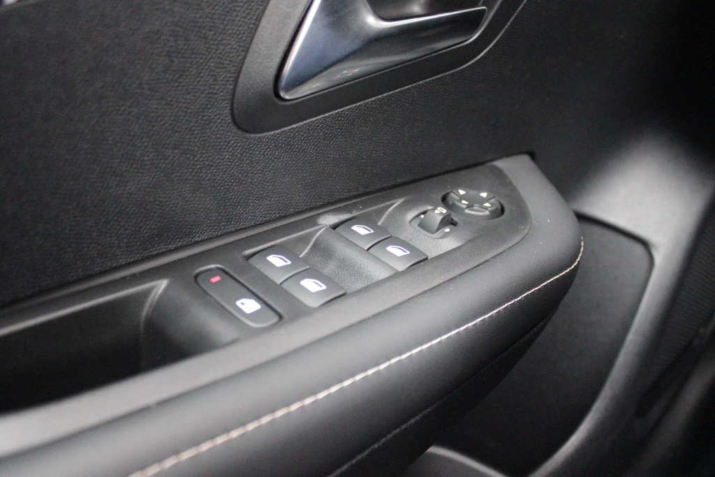 Peugeot 208 – foto 16