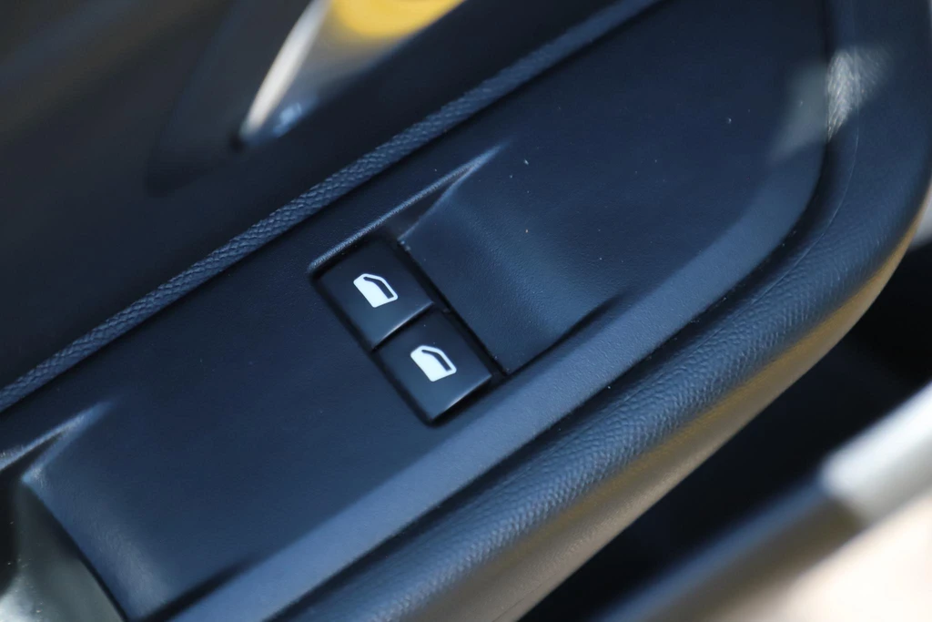 Peugeot 208 – foto 10
