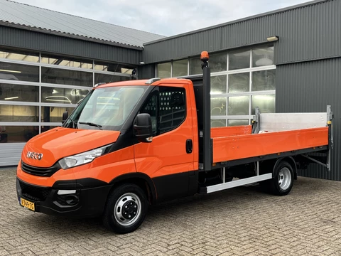 Iveco Daily 35C14 2.3 375 Laadklep 500kg Trekhaak 3500kg trekgewicht Airco 2-Persoons Open laadbak Pick-up P-up Bakwagen Telefoonverbinding 1e eigenaar Euro 6 Bpm vrij !!!