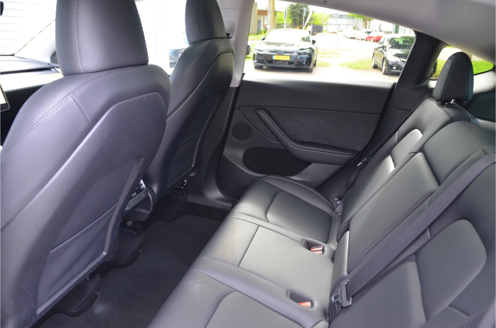 Tesla Model Y – foto 11