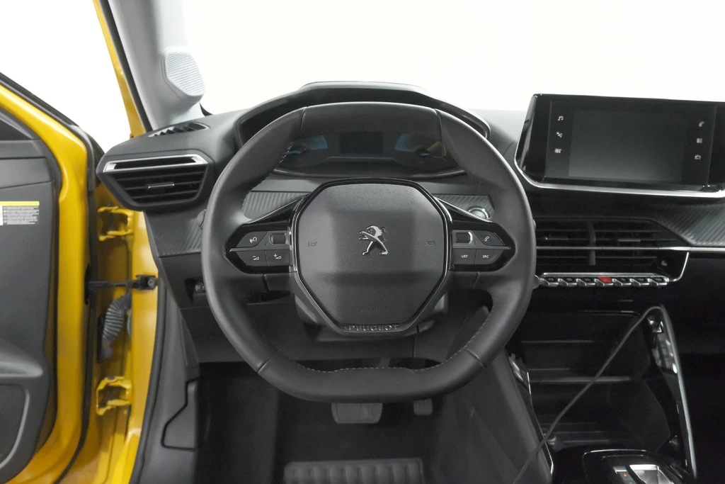 Peugeot e-208 – foto 32