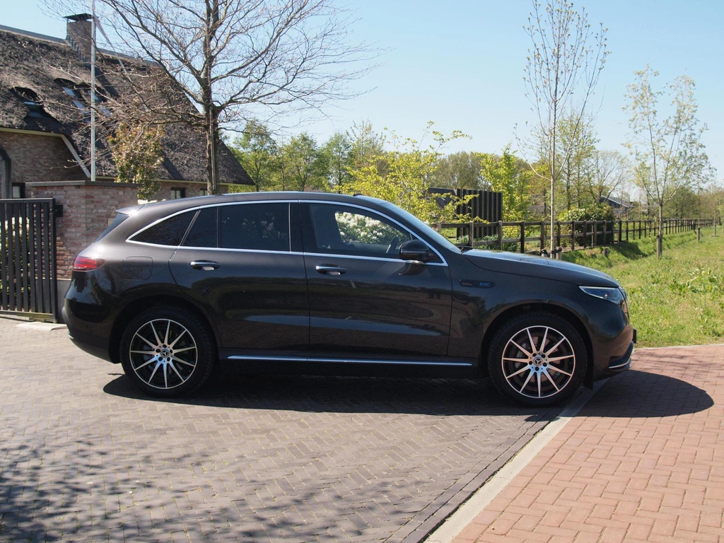 Mercedes-Benz EQC – foto 7