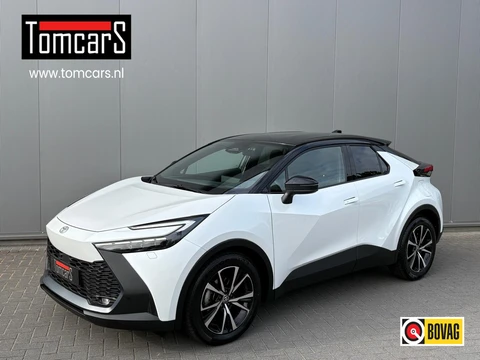 Toyota C-HR 1.8 Hybrid 140PK First Edition Bi-Tone/Winter-pack/Gr.-navigatie/Elektr.klep/Camera/Adapt.-cruise