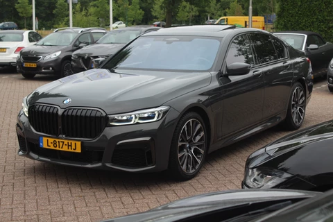 BMW 7 Serie 745e High Exe. M Sport / Schuifdak / 360Camera / Head-up / Softclose / 20'' / Volleder / Nachtzicht / Laser LED / Stoelmassage 4x / Stoelventilatie 4x / Dodehoek / DAB / Navigatie / ACC
