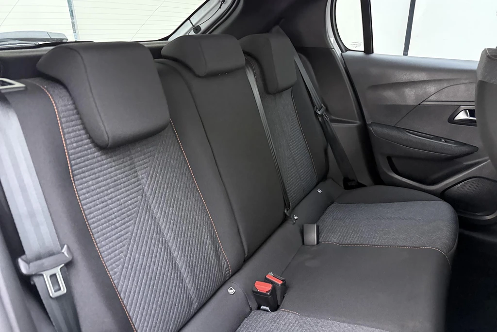 Peugeot 208 – foto 16
