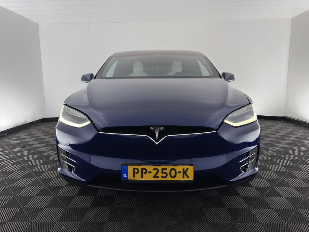 Tesla Model X – foto 8