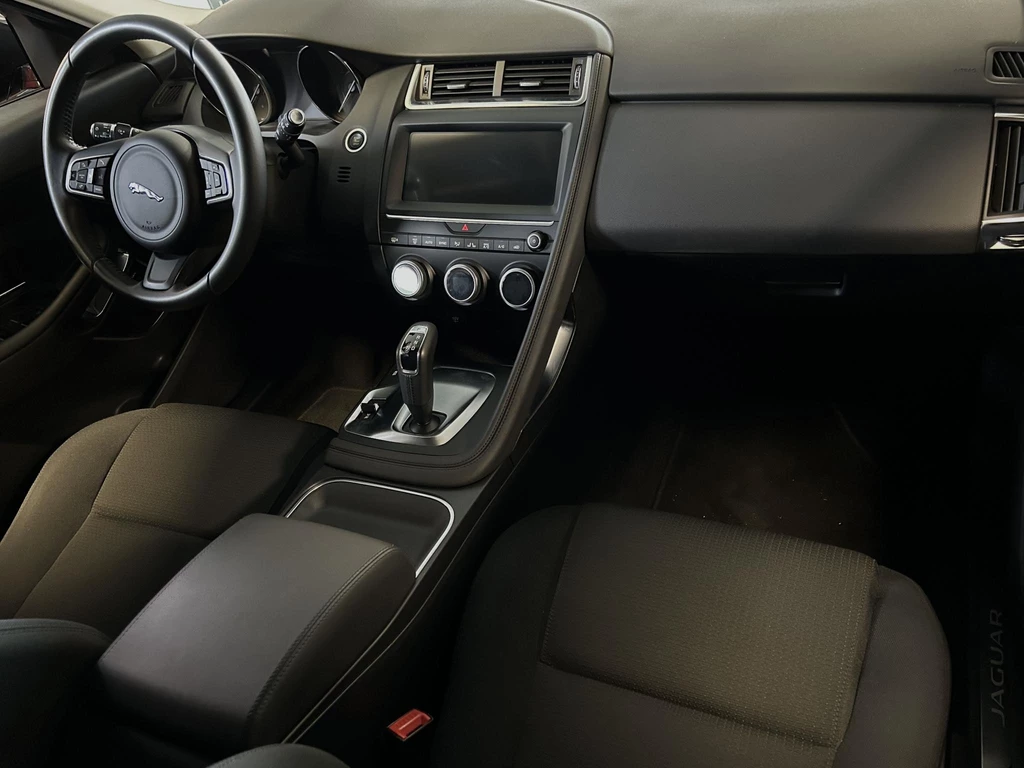 Jaguar E-PACE – foto 11