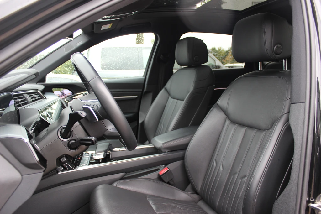Audi e-tron – foto 12