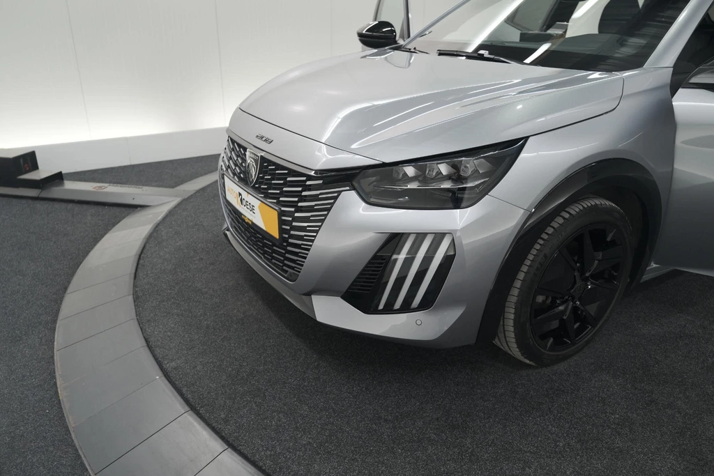 Peugeot 208 – foto 1