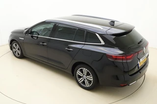 Renault Megane E-Tech – thumbnail 4
