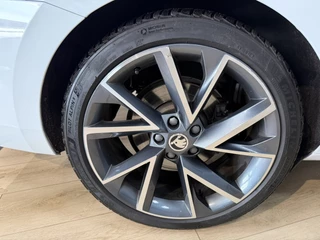 Škoda Superb – thumbnail 40