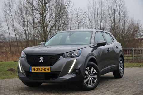 Peugeot 2008 1.2 PureTech Blue Lease Active | Gris Platinium | AppleCarplay/Nav/Cruise/PDC - Keurig!