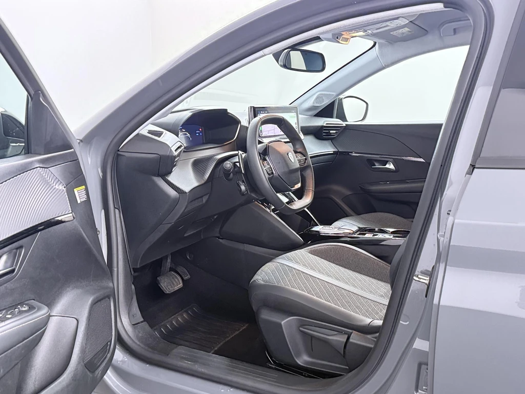 Peugeot 208 – foto 13