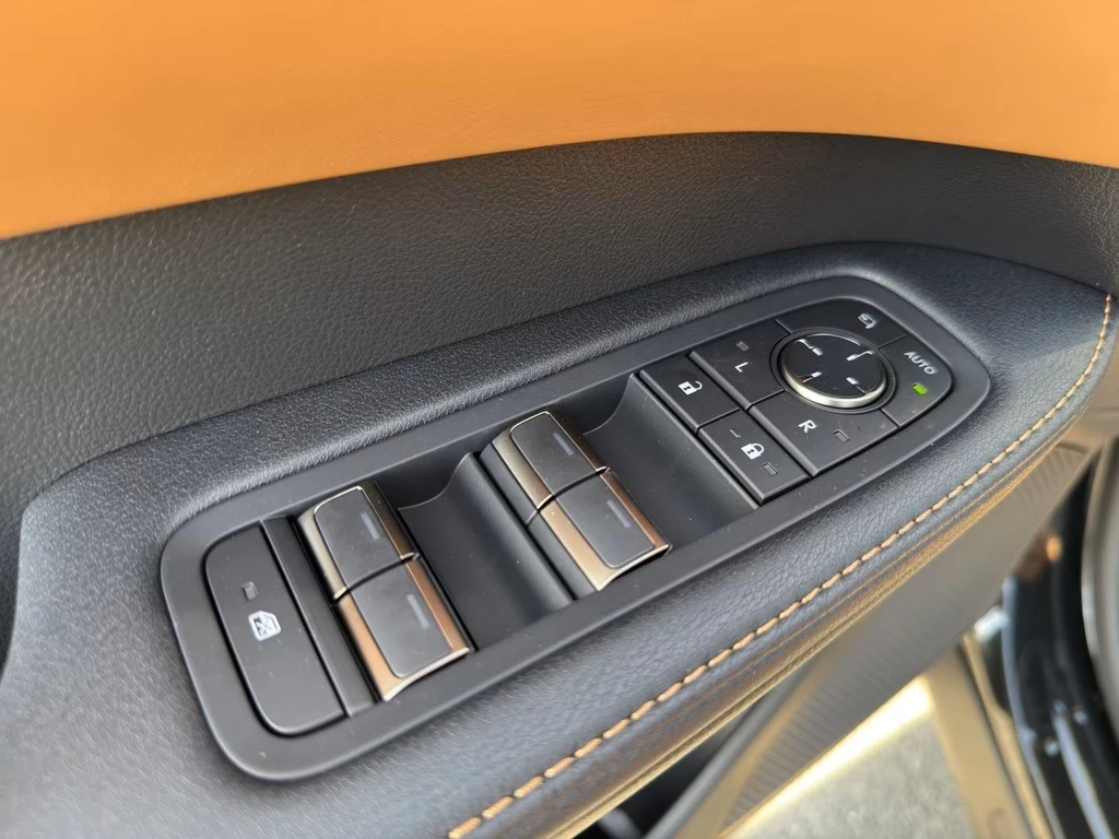 Lexus RX – foto 17
