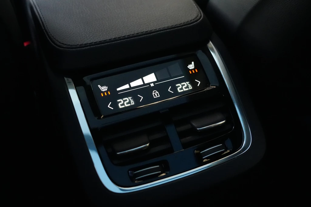 Volvo XC90 – foto 24