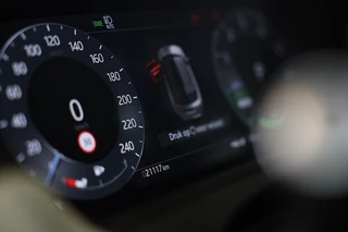 Land Rover Range Rover Velar – thumbnail 28