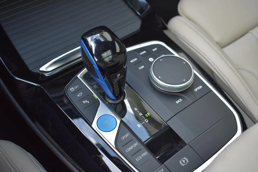 BMW iX3 – foto 24