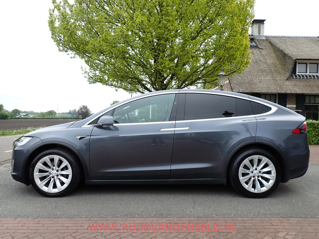 Tesla Model X – foto 2