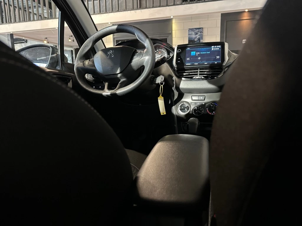 Peugeot 208 – foto 18