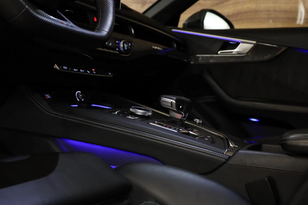 Audi RS4 – foto 38