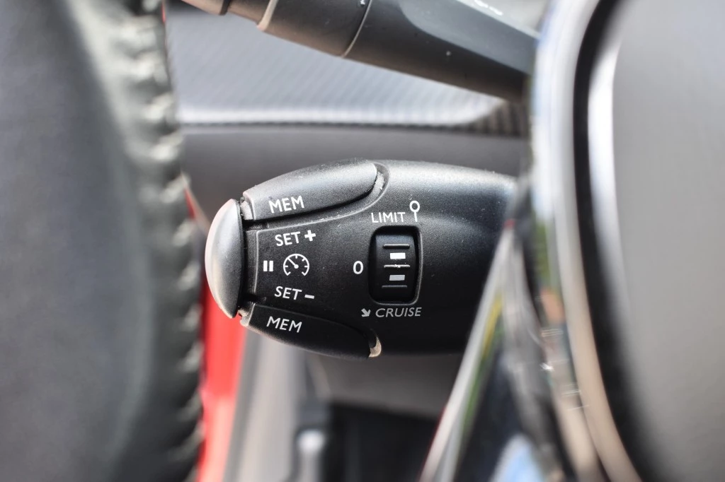 Peugeot 208 – foto 18