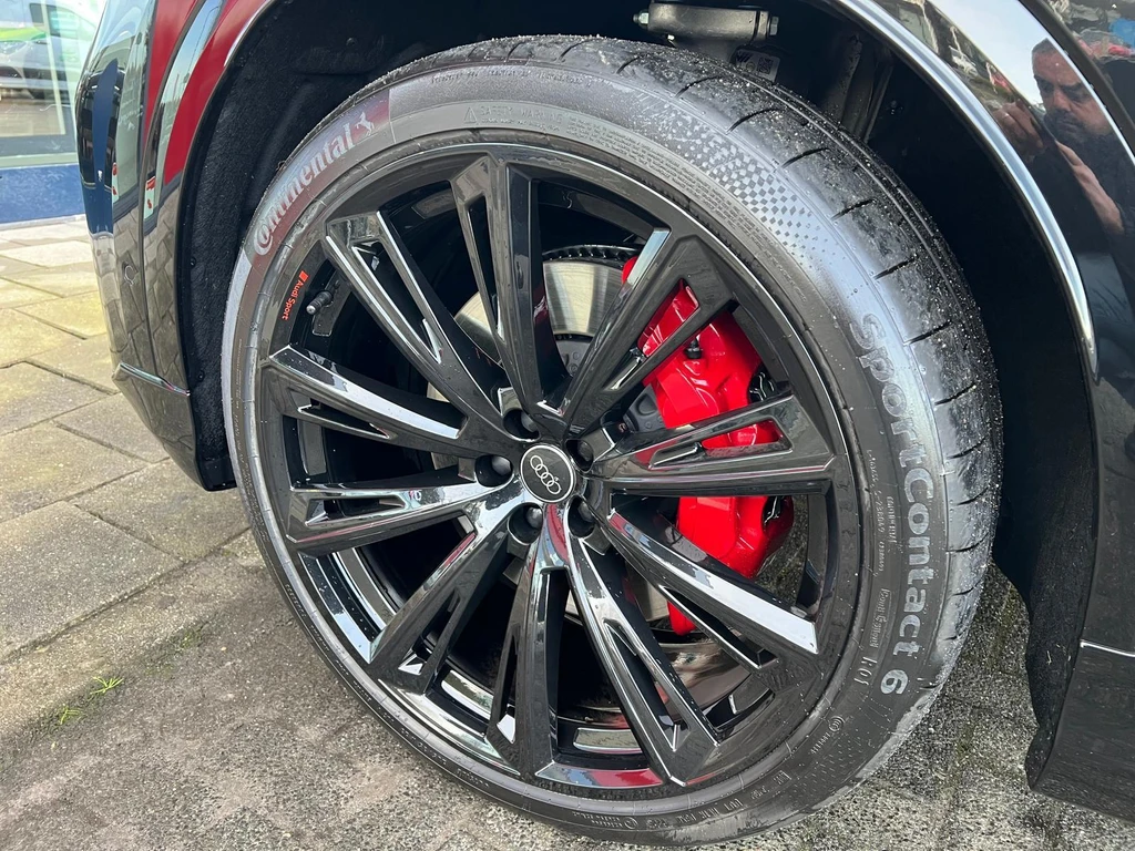 Audi Q8 – foto 11