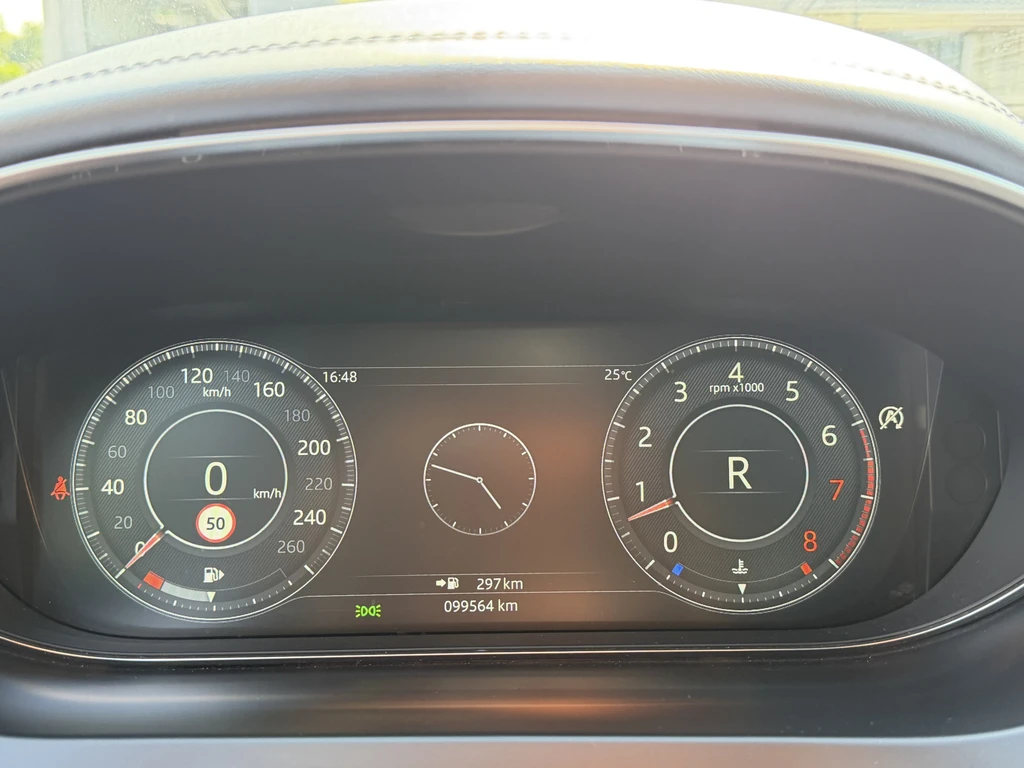 Jaguar E-PACE – foto 23