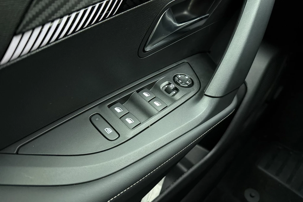 Peugeot e-2008 – foto 17