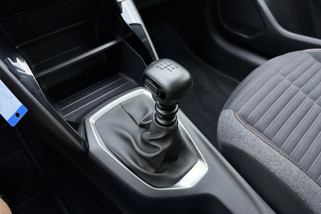 Peugeot 208 – foto 24