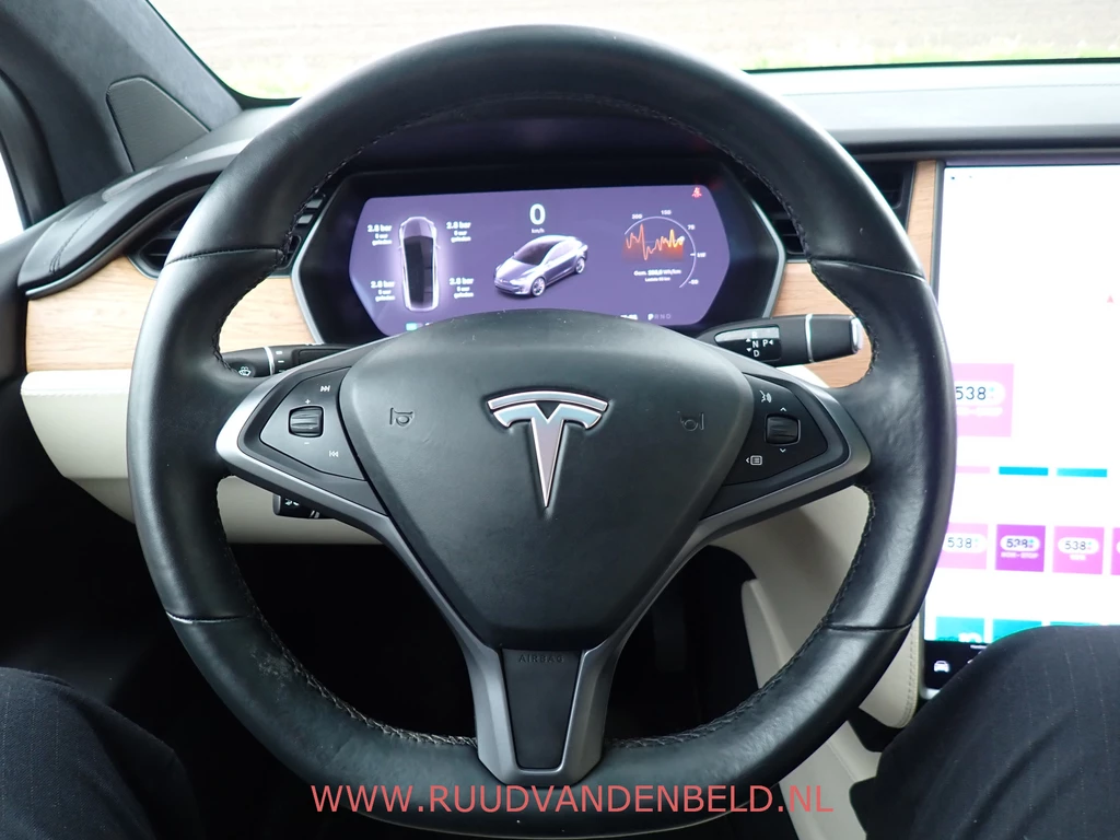 Tesla Model X – foto 26