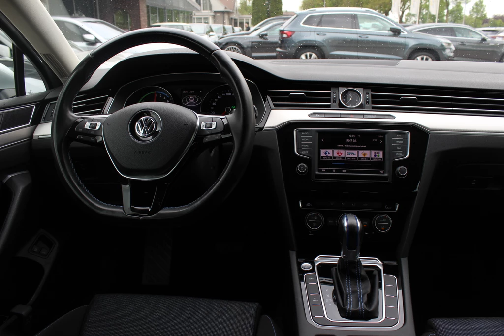 Volkswagen Passat – foto 11