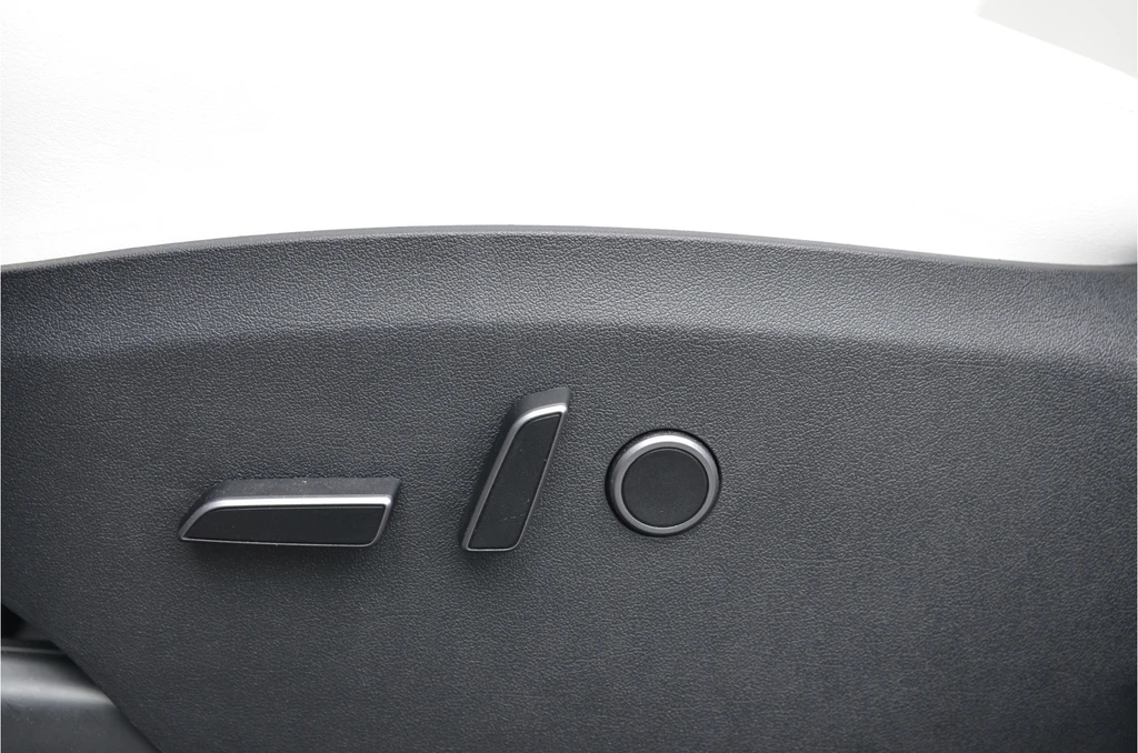 Tesla Model Y – foto 28