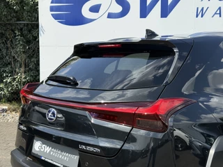 Lexus UX – thumbnail 30