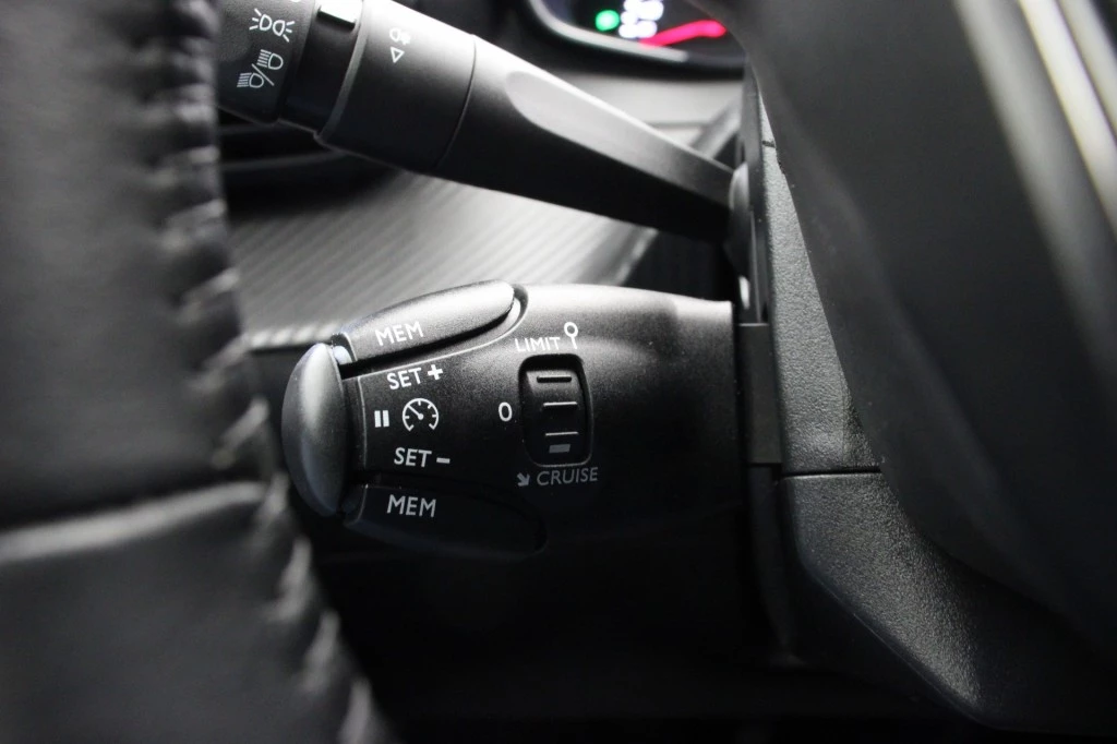 Peugeot 208 – foto 24