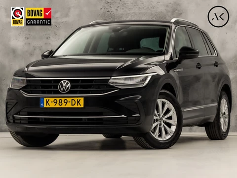 Volkswagen Tiguan 1.5 TSI Life Sport 150Pk Automaat (VIRTUAL COCKPIT, APPLE CARPLAY, CLIMATE, KEYLESS, STOELVERWARMING, SPORTSTOELEN, GETINT GLAS, ELEK ACHTERKLEP, ALCANTARA, NIEUWE APK, NIEUWSTAAT)